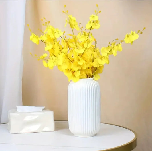 White Ceramic Flower Vase，Simple Versatile Ceramic Vase Ornaments，Living Room TV Cabinet Vase Porch Decoration